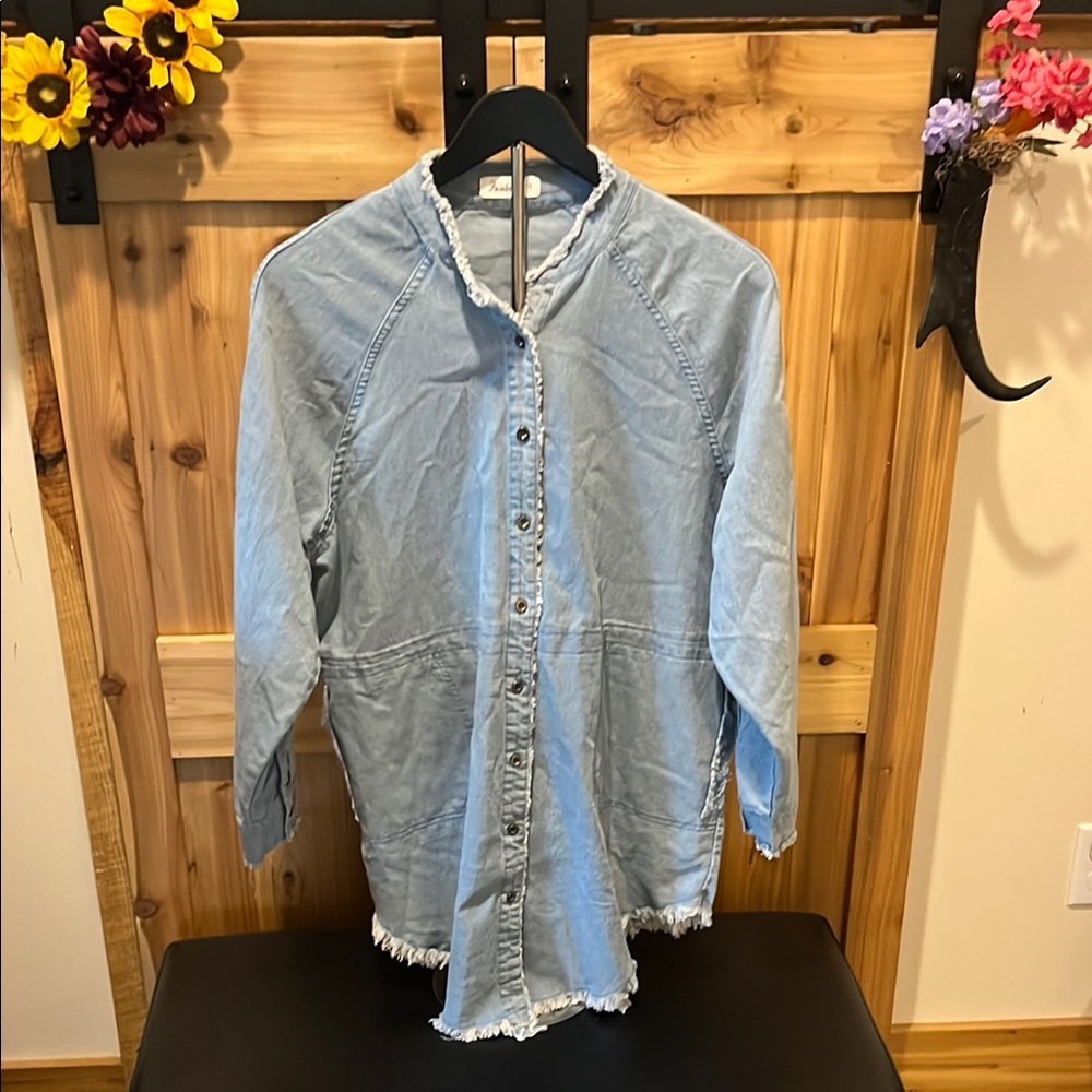 Paintcolors Frayed Hem Light Blue Denim-like Button Down Shirt